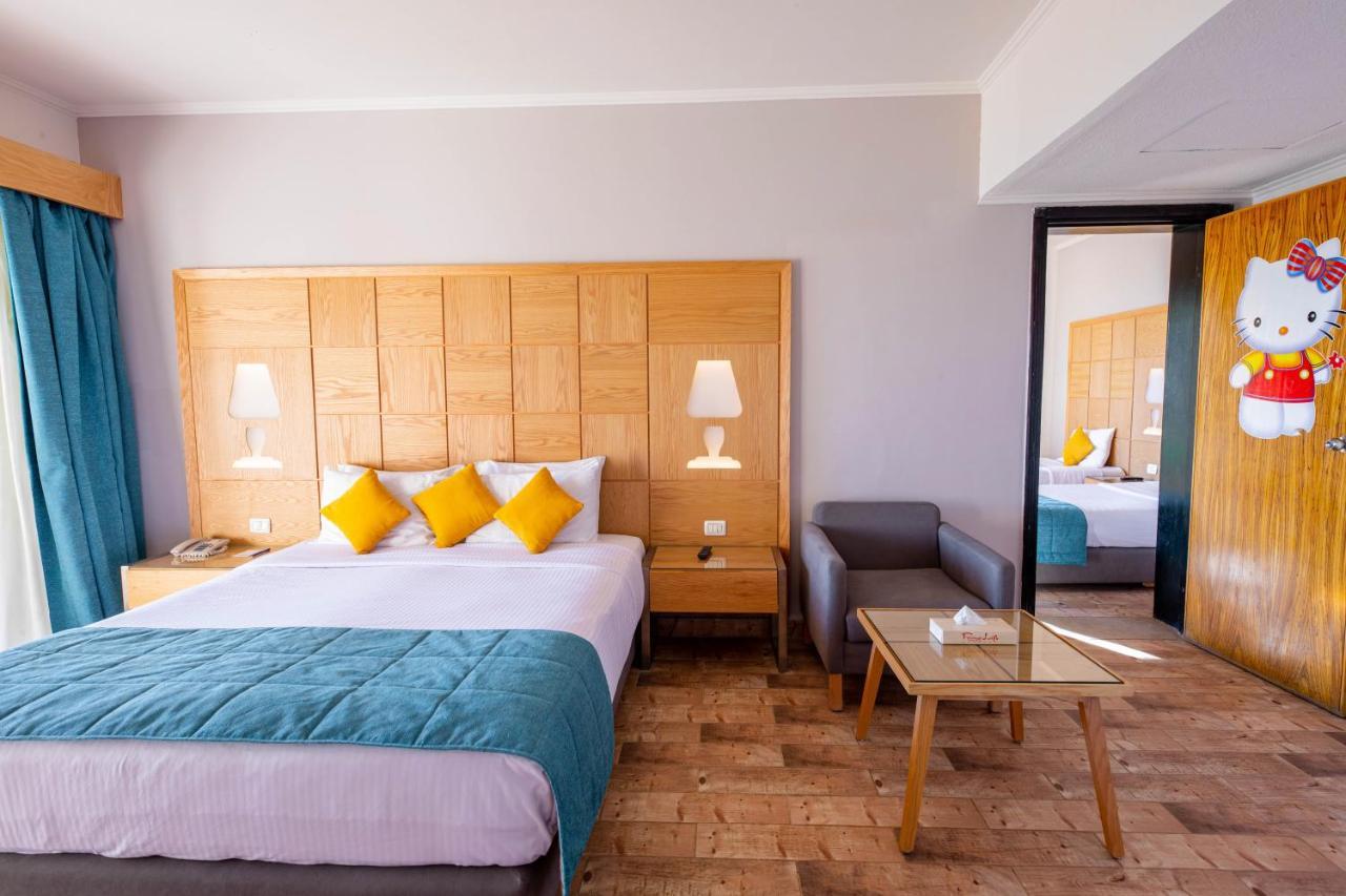 Prima Life Makadi Hotel Hurghada Exterior photo A room at the Hello Kitty Hotel