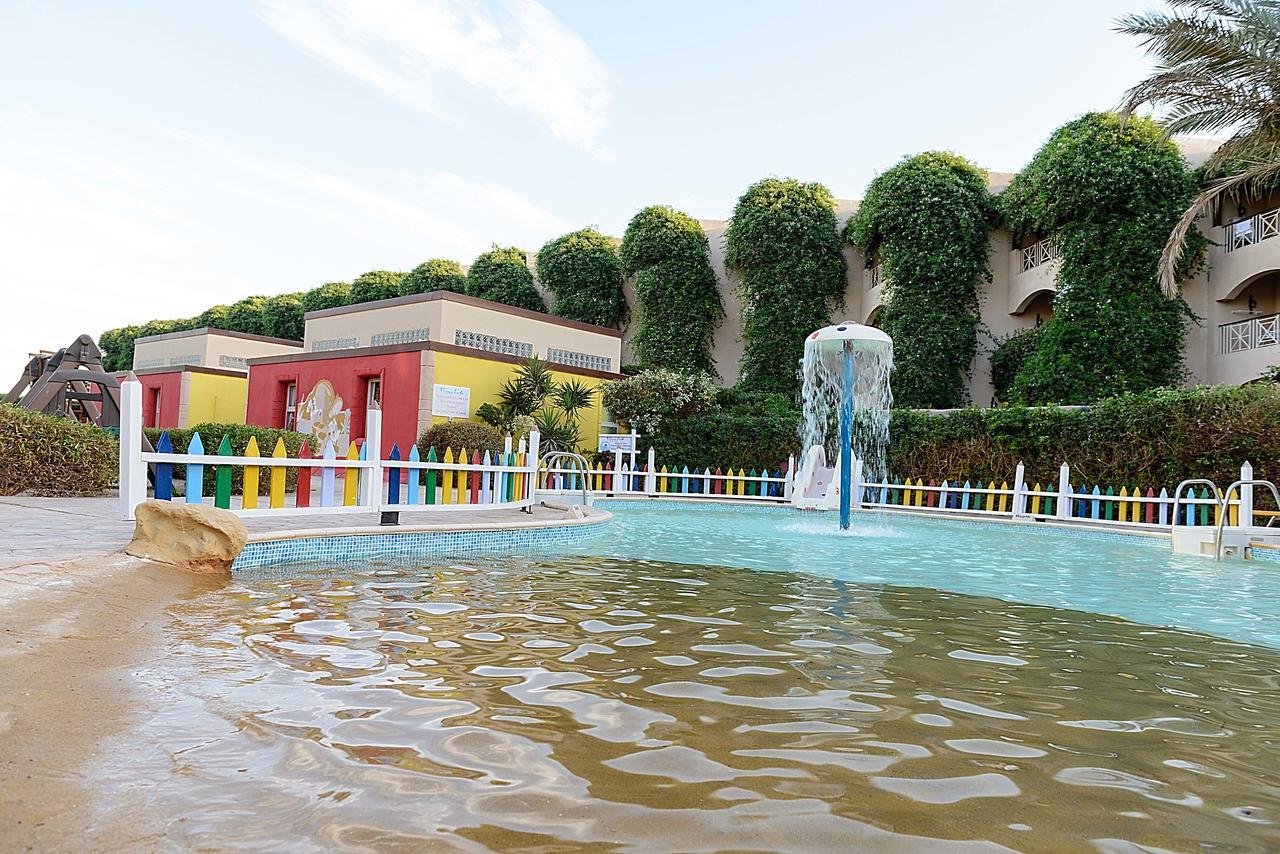 Prima Life Makadi Hotel Hurghada Exterior photo Fountain at the park